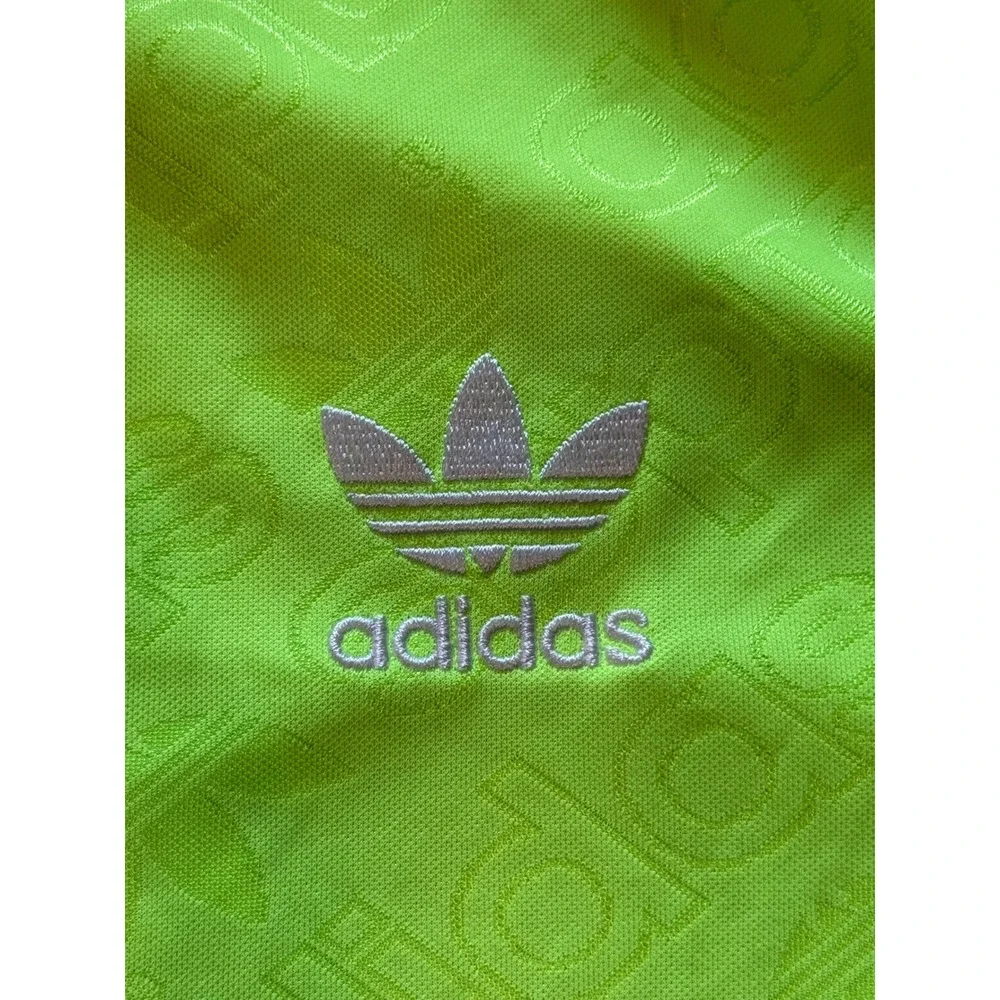 Adidas‎ Originals Neon Green Embossed Logo T-Shirt Mens Medium World Cup